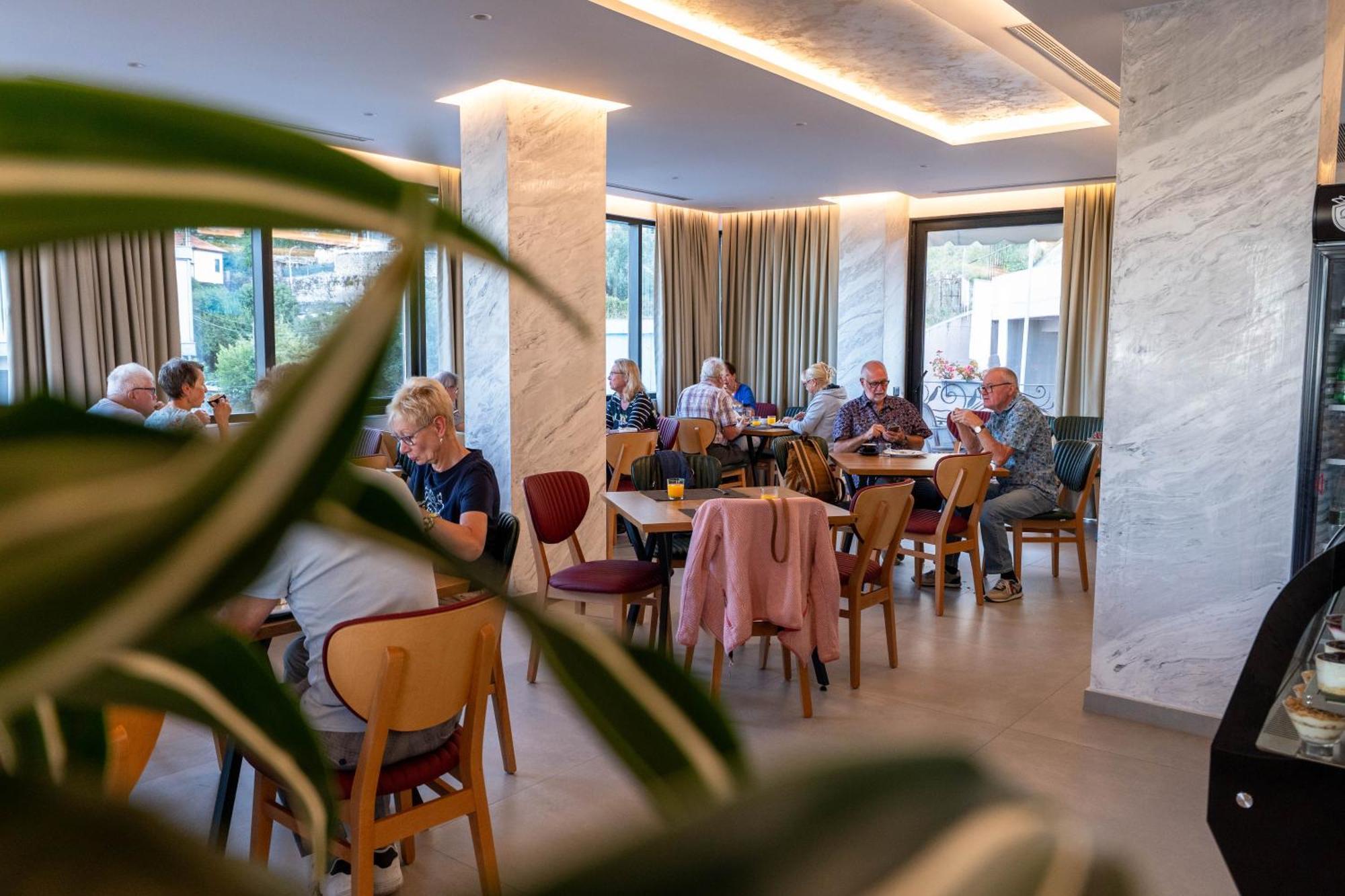 Hotel Dior Krujë Buitenkant foto